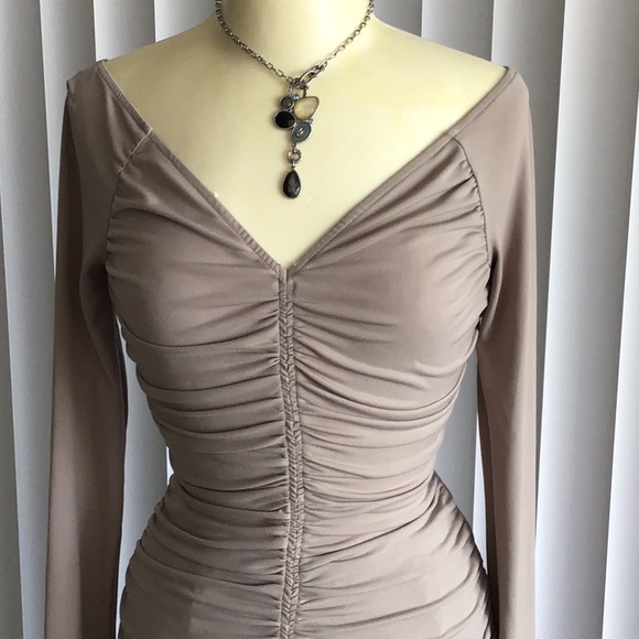 Full Outfit! WORKING 9-5! GUESS top and skirt! - Picture 5 of 8